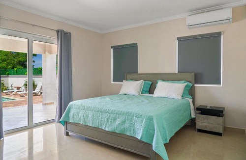 Opal House | Westpunt Holiday Home