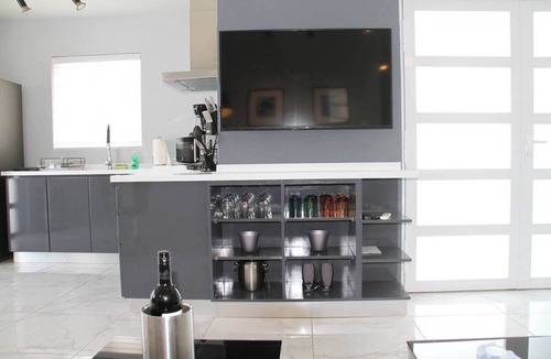 Oranjestad-West Apartment | Xevize Apartment 4-Modern 2BRD-1BTH-perfect location