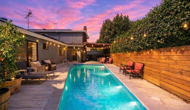 126 Chic Valley Village Home-Pool Near Universal