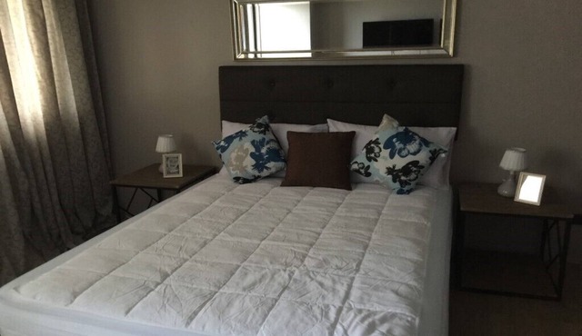 14F Convenient and Cozy Condo Unit