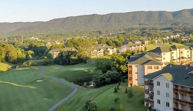2 bdr, 2 baths, golf, spa, water park for FAMILY FUN in Virginia
