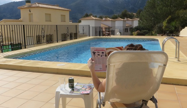 2 Bed Villa, Shared Pool, Wi-Fi, Aircon, Amazing views down valley to Sea