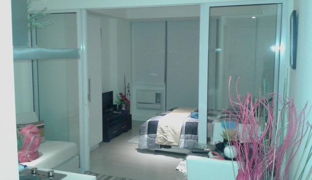 A beautiful 1-BR Azure Condo Unit (1409) with Amazing Resort Type Facilities