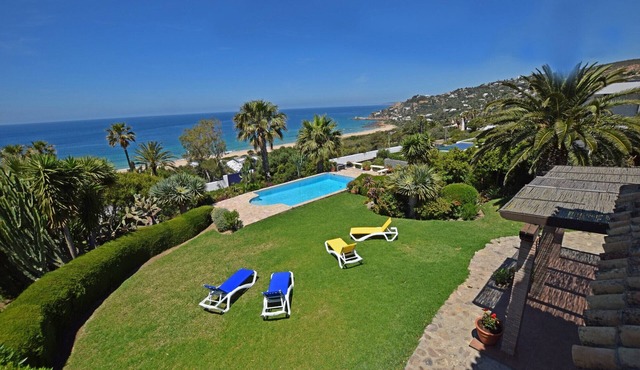 A cozy Chalet with great sea views, FREE WIFI