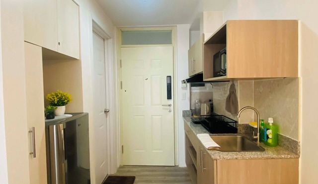 Accessible Cozy Condo Near Mactan Airport | Work remotely | Fast WiFi | Spacious