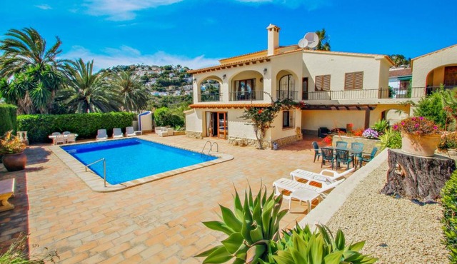Alice - holiday home with private swimming pool in Benissa