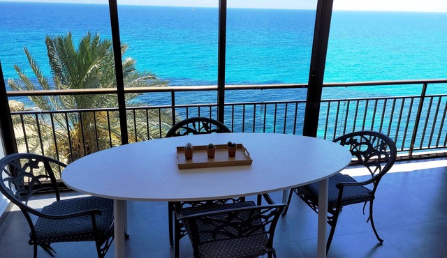 Aparment, very first line of sea Coveta Fuma with stunning sea views