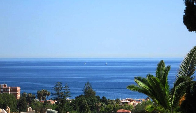 Apart. 4, Casa Málaga, sea views and balcony