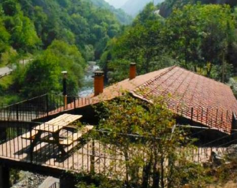Apartamento con jacuzzi y chimenea, río Sella