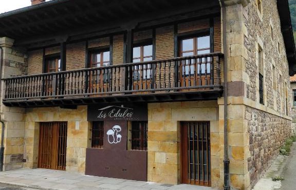 Apartamentos Los Edules