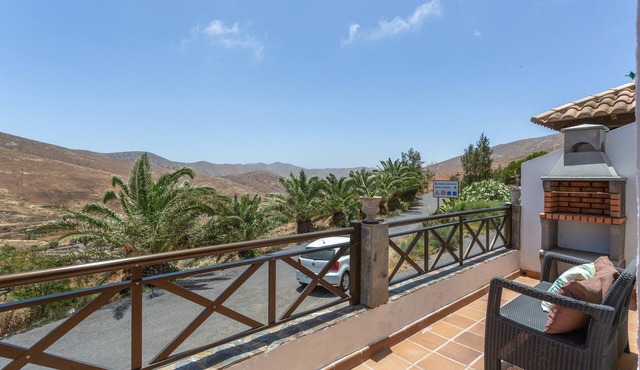 Apartment Antonia: Private Terrace, Balcony & Air Conditioning in Betancuria