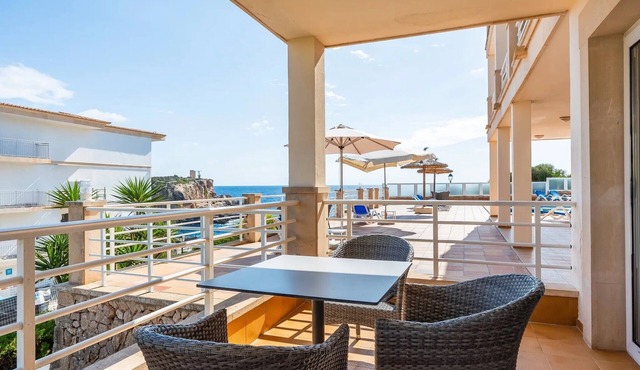 Apartment 'Aptos Villa Sirena Vista Mar' with Shared Pool, Wi-Fi and Air Conditioning