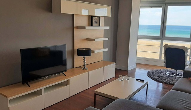 Apartment Bañeru 3 - Fisrt line beach, city centre accommodation by Egona