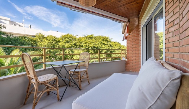 Apartment 'Cambrils Front De Mer' with Shared Pool, Terrace and Air Conditioning