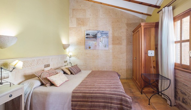 Apartment 'Habitacion Doble' with Private Terrace, Wi-Fi and Air Conditioning