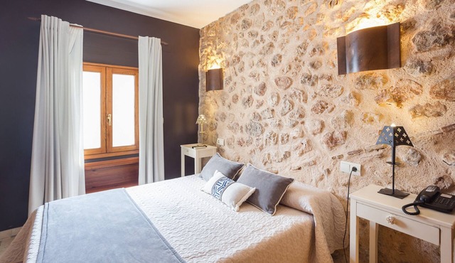 Apartment 'Habitacion Estandar - Edificio Contiguo' with Private Terrace, Wi-Fi and Air Conditioning