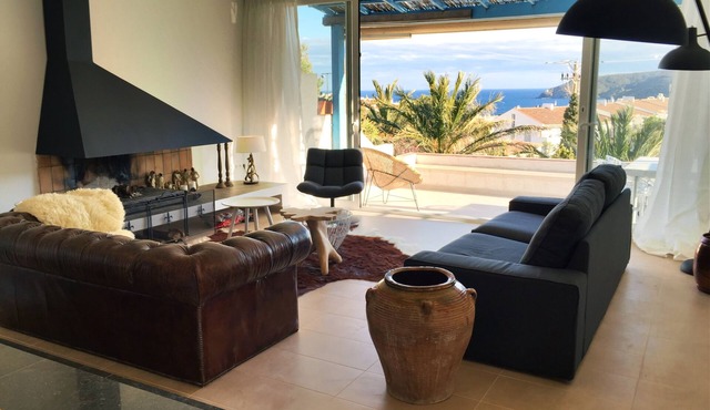 Apartment in Cadaques with airco, terrace, use of pool, private parking