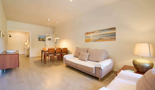 Apartment in Llafranc near Sandy Beach