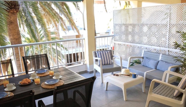 Apartment 'La Terraza De Palmeres' with Sea Views, Wi-Fi & Air Conditioning