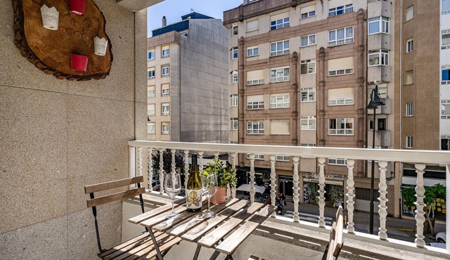 Apartment 'O Faro Apartamentos' with Sea View, Balcony and Air Conditioning