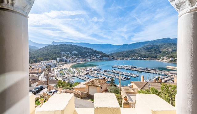 Apartment 'Petit Palau' with Sea View, Private Terrace and Wi-Fi