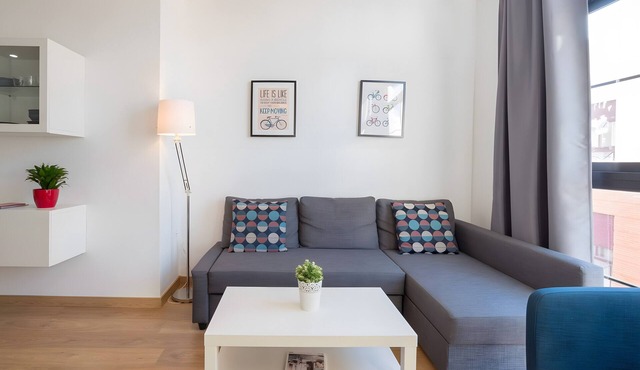 Apartment 'Quiet, Bright and Central' with Shared Terrace, Wi-Fi and Air Conditioning