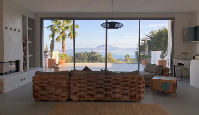 Apartment with infinity pool in the heart of the Strait of Gibraltar Natural Park