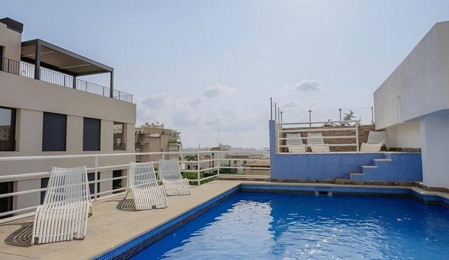 Artsy Studio with Kitchen and Swimming Pool Near Seafront + Cultural Hotspots