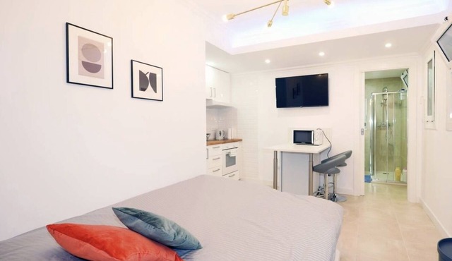 Basic & Comfy Studio Eixample