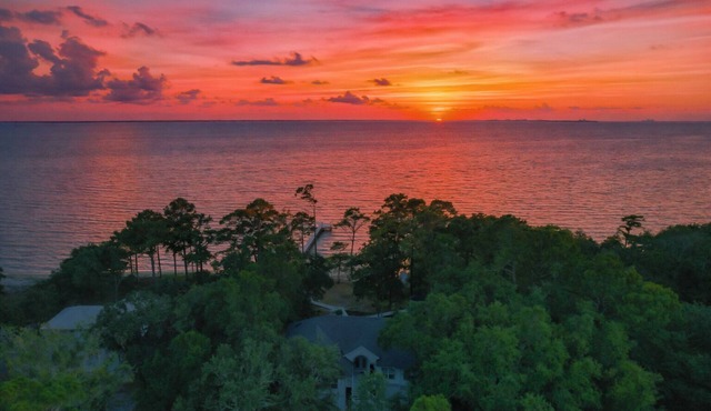 Bayfront Retreat on 1.5 Acres - Private Dock - 4BR Near Destin
