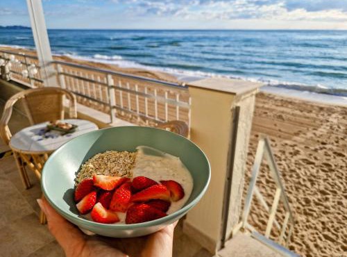 Beachfront Apartment - Direct Beach Access
