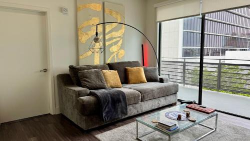 Beautiful Penthouse in the Heart of Santa Monica