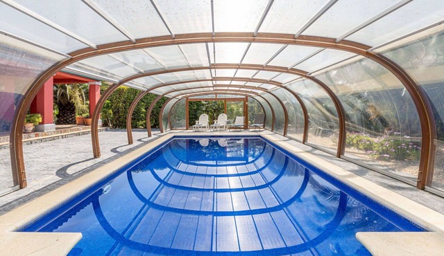Beautiful private villa for 7 people with WIFI, A/C, private pool, TV, patio and parking