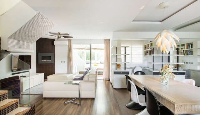 Boutique Townhouse with Hot Tub in Puerto Banus