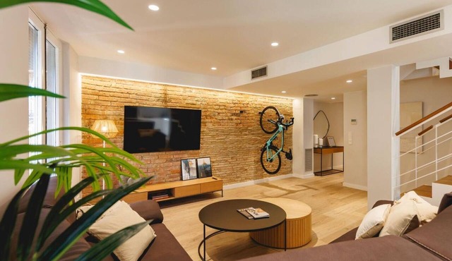 Bravissimo Cort Reial Duplex, with 3 bedrooms