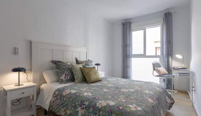 Bright apartment with terrace and parking in the center
