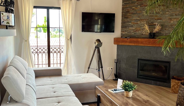 Bright boutique loft 5 min from the subway