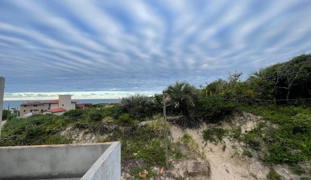 Cabin surrounded by nature, close to the beach and dunes. in Imbituba