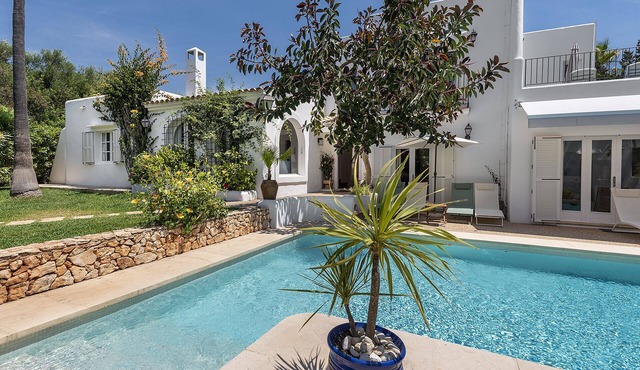 CALA D'OR STUNNING PRIVATE VILLA + BUNGALOW 10 MIN WALK TO BEACH!