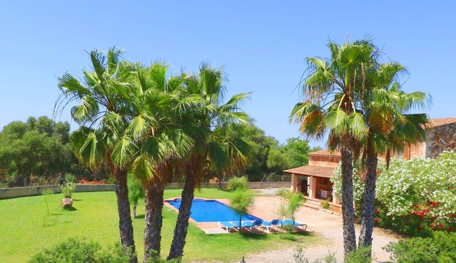 Can Toni, Wi-fi, Pool, Garden, 15 Minutes From the beach Es Trenc