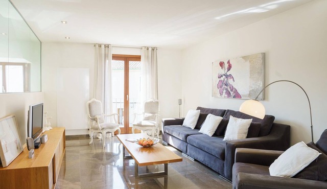 Casa Canigo - Townhouse 5 minutes walk to the Square