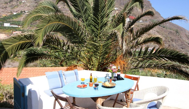 Casa Rural Hibisco Hermigua, sea view, near sea swimming pool
