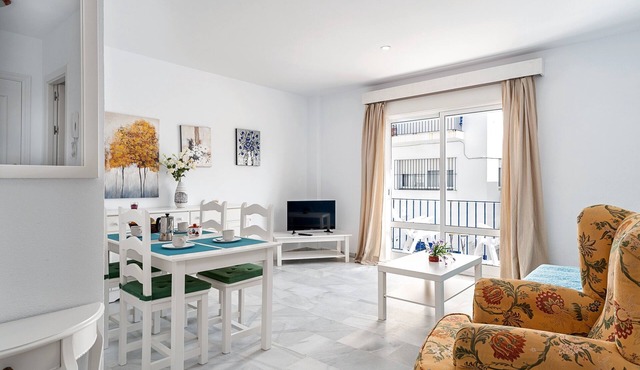 Central Apartment "Antonia" Close to the Beach with Wi-Fi and Parking