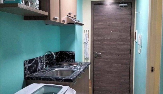 Charming Condo with Private Pool in Las Piñas, Philippines