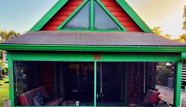 Charming Gingerbread Cabin on Lake Okeechobee in Okeechobee