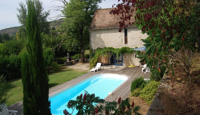 Charming Quercy barn completely renovated for 6 people, swimming pool 8x4m in Cajarc