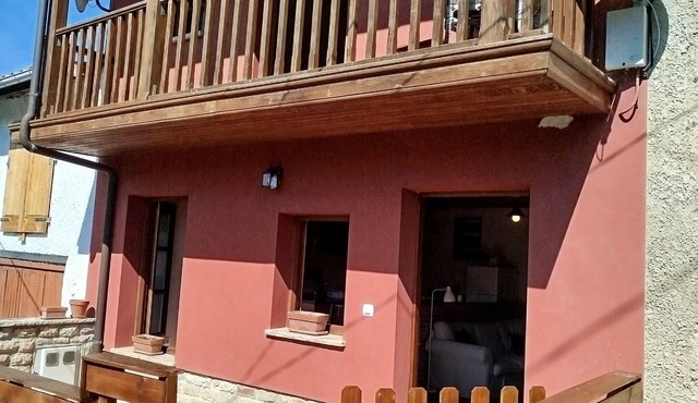 Charming rural house in NIAO
