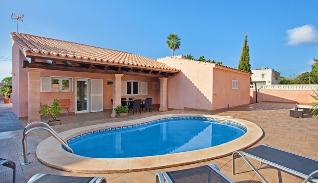 Churruca - with private swimming pool