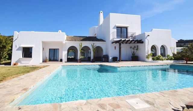 Comfortable villa in Cala de los Alemanes, Mediterranean style.