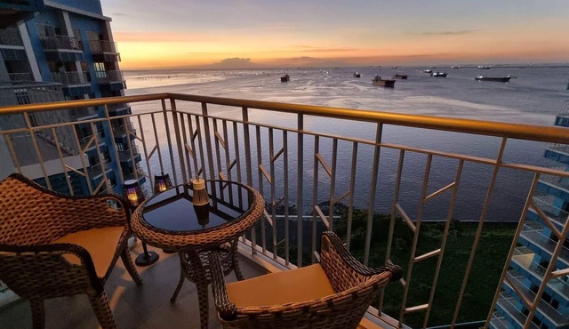 Condo by the Bay